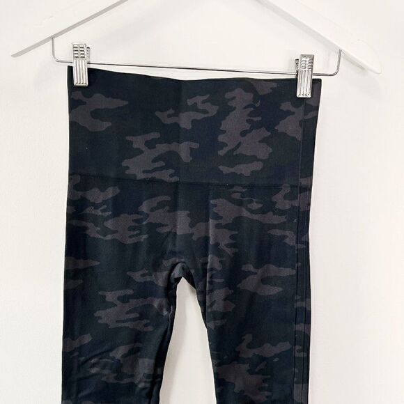 Spanx Look At Me Now Seamless High Waisted Camo Leggings - Picture 4 of 5